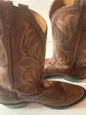 Tony Lama SZ 12 D Brown Leather Cowboy Boots with Western style Stitching